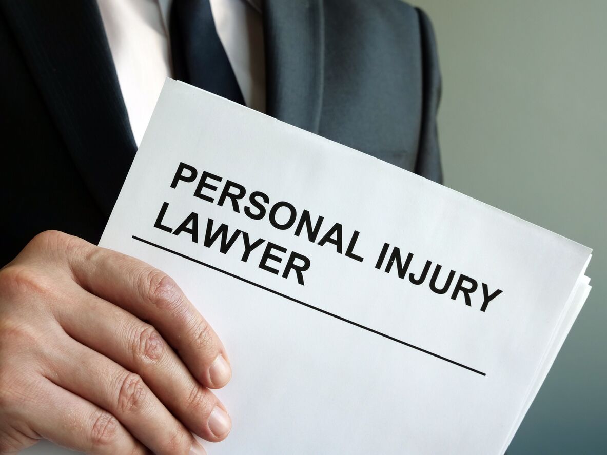 How Much Do Personal Injury Lawyers Earn Monthly?